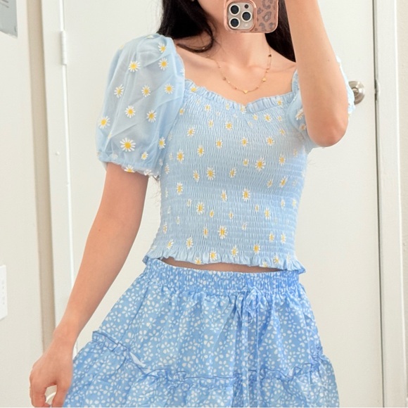 #021 | Smocked Puff Sleeve Top | Blue Daisy | XS/S | On/Off Shoulder - Picture 4 of 9